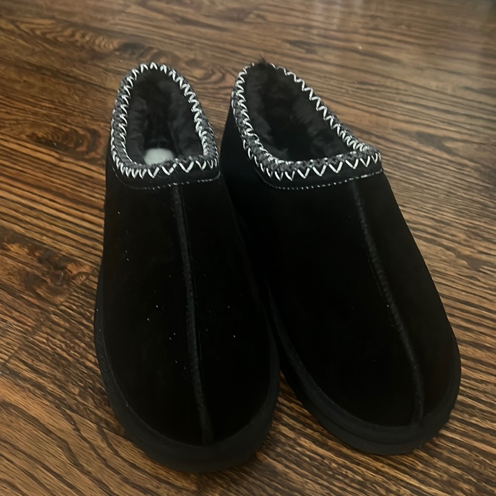 HOUSE slippers
